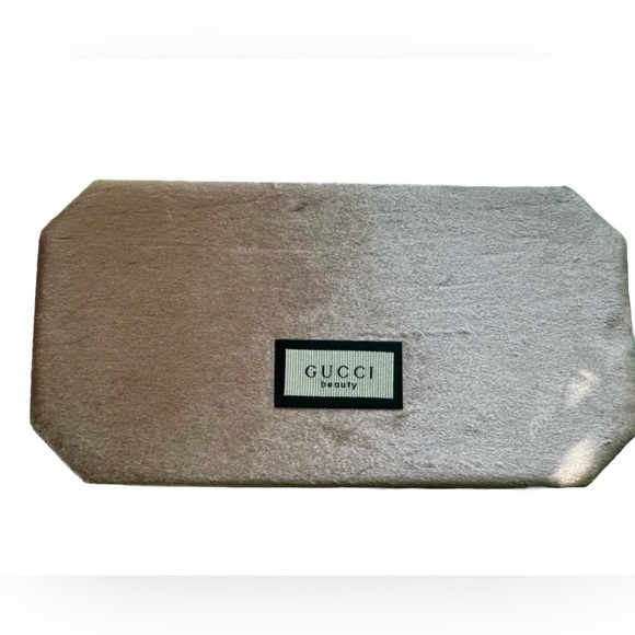 NEW Gucci Beauty VIP Pink Velvet Beauty Hatd Sided Jewelry Case - Picture 5 of 7